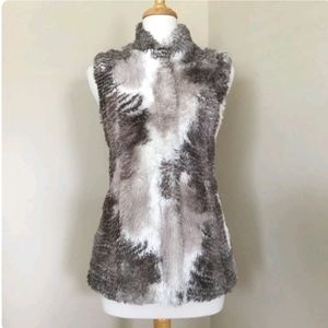 CAbi Women’s Aspen Faux Fur Vest Front Zipper Closure 2 Pockets Lined Size Sm